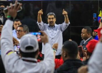 Maduro huelga general atenta