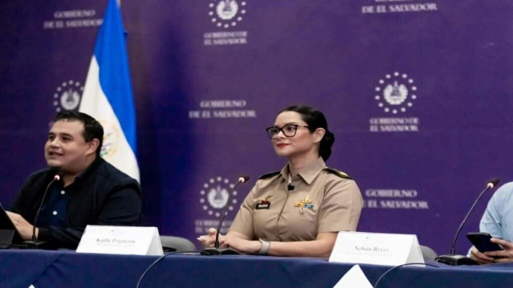 Bukele prohíbe lenguaje inclusivo