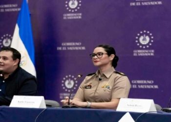 Bukele prohíbe lenguaje inclusivo