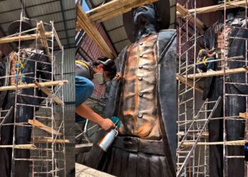 Escultor venezolano estatua José Gregorio Hernández