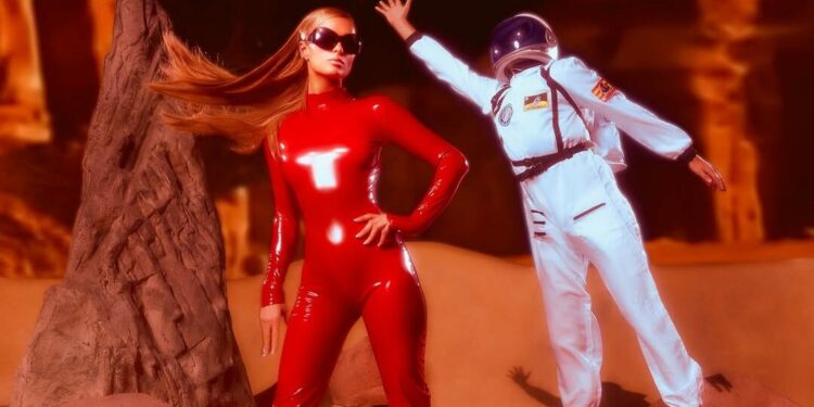 Paris Hilton homenaje Britney Spears