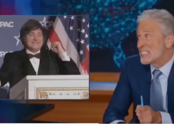 Daily Show Javier Milei burla duende televisión EEUU