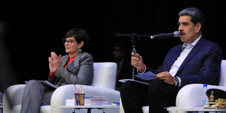 Maduro Venezuela competencias mundiales conocimientos científicos