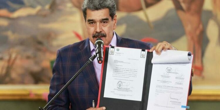 Presidente Maduro Ley Comando Defensa