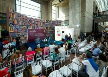 XVI Feria Libro Caracas lunes 17