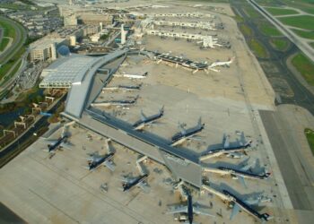 EEUU aeropuerto Filadelfia bomba