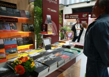 cierre Expoesía 2025