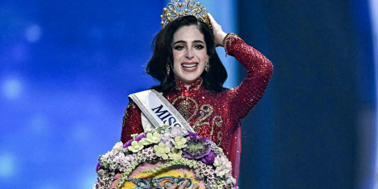 Fátima Bosch renuncia Miss Universo 2025