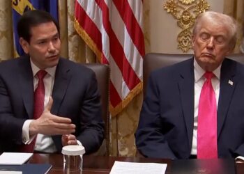 Trump dormido Marco Rubio