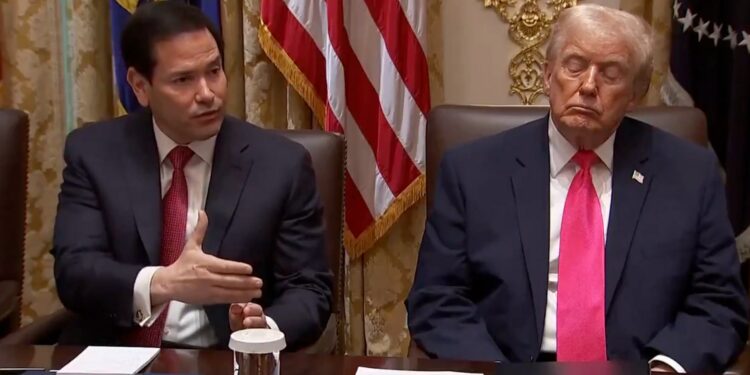 Trump dormido Marco Rubio