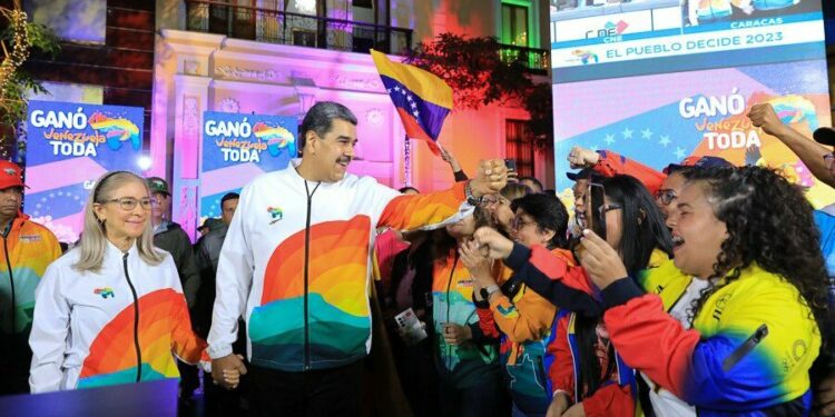 Maduro Referéndum Consultivo Defensa del Esequibo